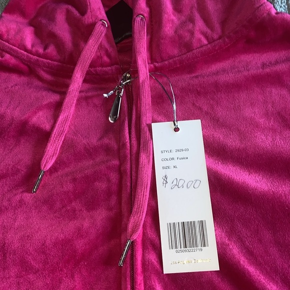 Beautiful, very soft white mark sweatsuit - Picture 2 of 16